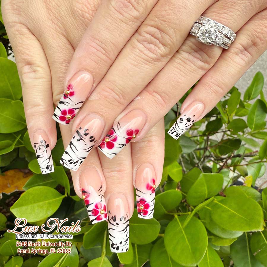 Lux Nails
