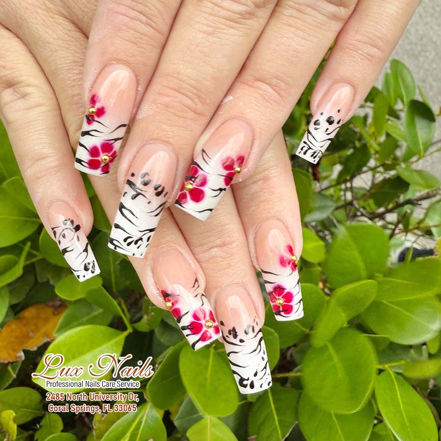 Lux Nails